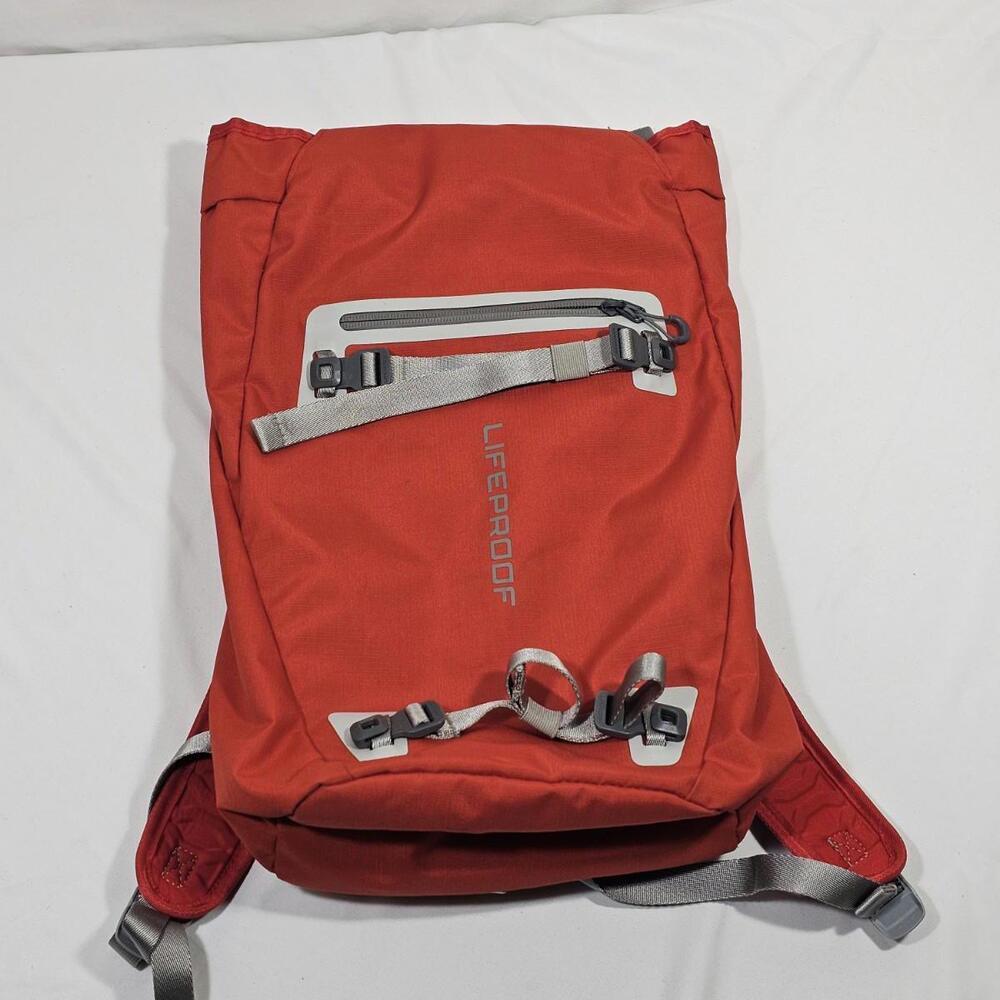 LifeProof Quito Hiking Climbing Daypack Backpack Cordura 18L Rush Red